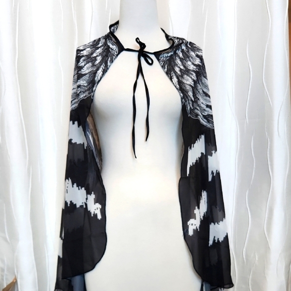 Butterfly Cape - Picture 1 of 5
